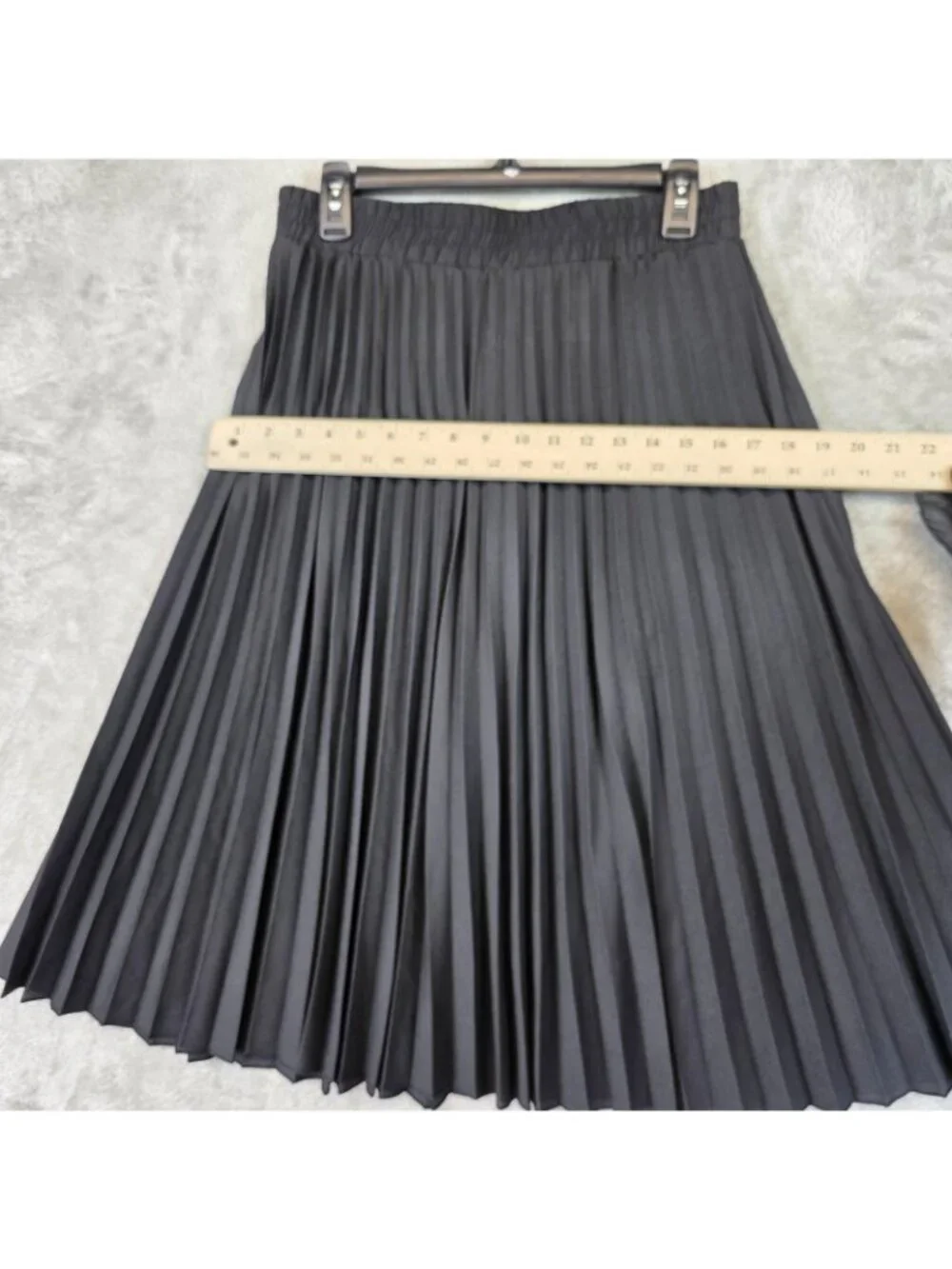 T Tahari Skirt Womens M Black Pleated Midi Elastic Waist Pull On Work Office - Picture 8 of 8